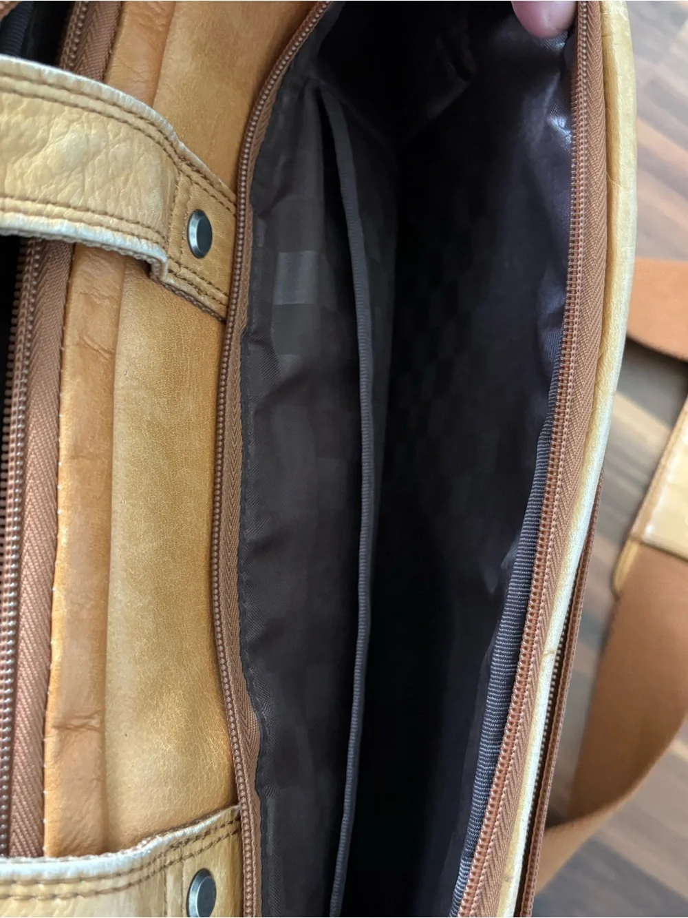 Samsonite Cognac Leather Laptop Messenger Bag